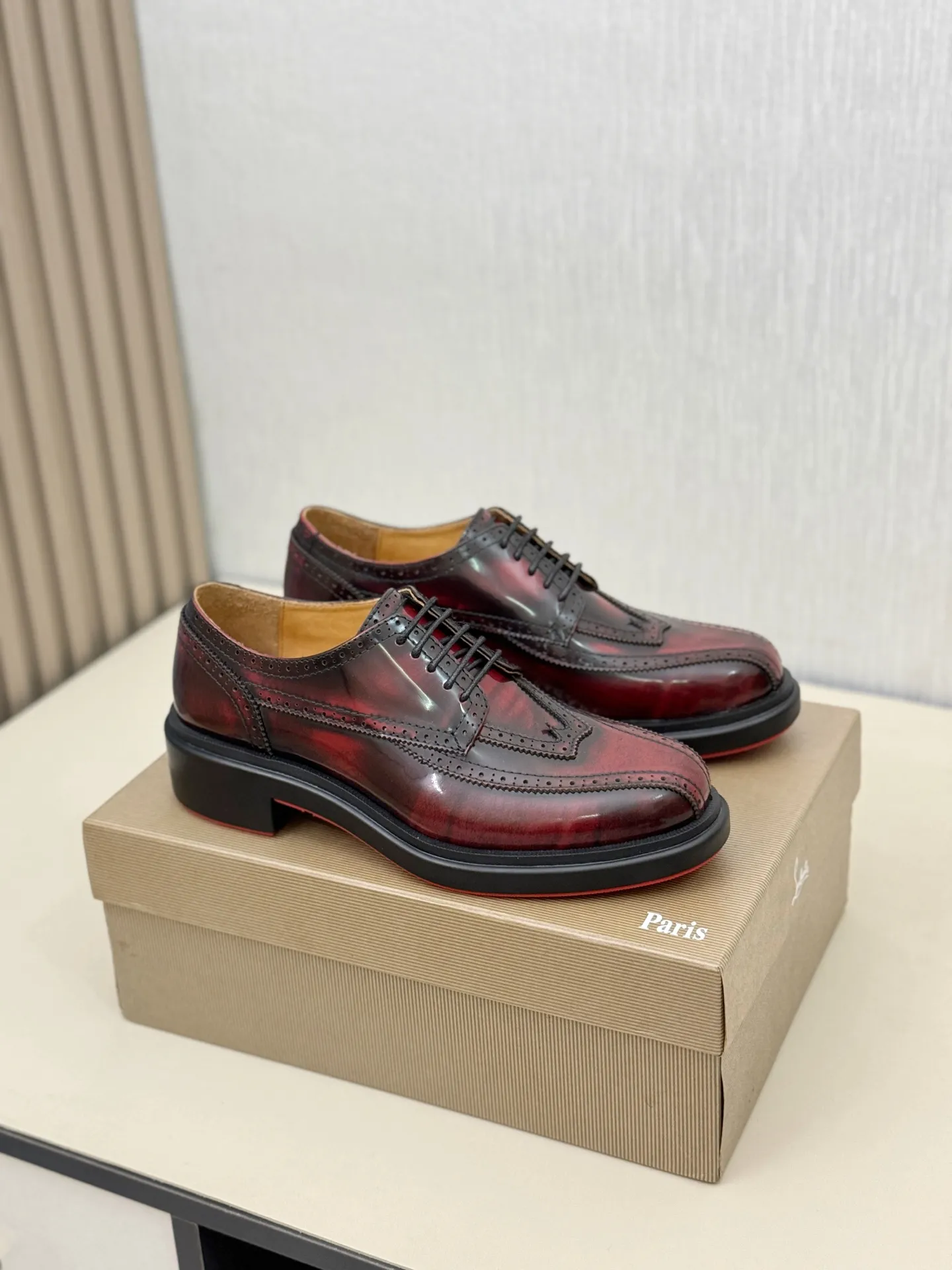 [CL～High-end men’s red-soled shoes] Top P: 880💰. Size: 39-44 (38.45.46 can be customized) 🆑Top original order purchasing agent Imported open-edge bead fabric and water-dyed cowhide inside 🉑️ Imported TPU rubber sole, wear-resistant and non-slip, full of European style.